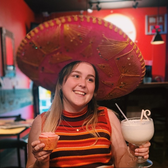 Meet your Posher, Rebecca - Picture 2 of 3